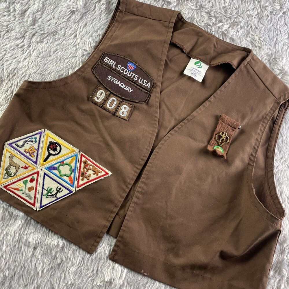 Vintage Girl Scouts Vest Youth Medium Brown 90s Patches Pins Sybaquay 908 USA